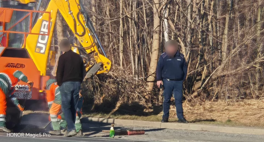 Pocisk moździerzowy przy drodze krajowej nr 3