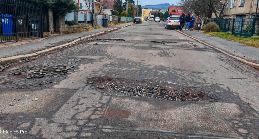 Jelenia Dziura - ulica Paderewskiego. To jest dramat