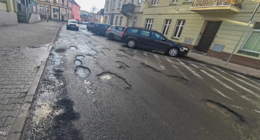 Jelenia Dziura - ulica Matejki. Żenada i wstyd w centrum miasta