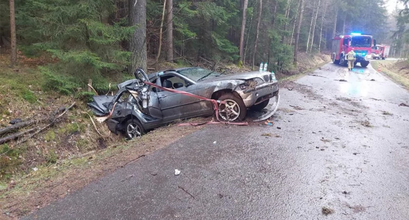 Nie opanował samochodu i wypadł z drogi