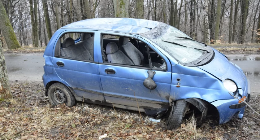Pokiereszowane daewoo porzucone w Szklarskiej Porębie