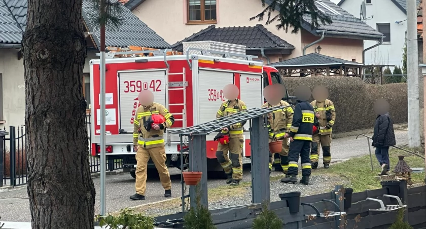 Tragedia w Piechowicach. W mieszkaniu znaleziono ciała kobiety i mężczyzny
