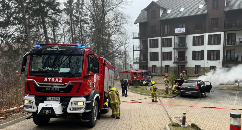 Pożar samochodu w Szklarskiej Porębie