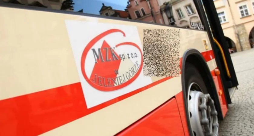 Agresor w autobusie i jedyna słuszna decyzja kierowcy