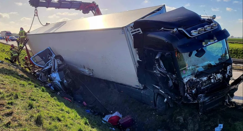 Tragedia na A4 - nie żyją 3 osoby