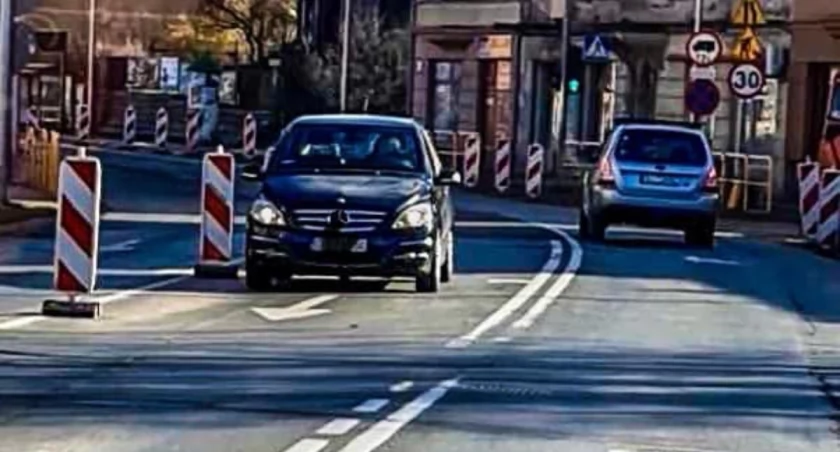 Drogowy bajzel na ulicy Wolności trwa już ponad pół roku