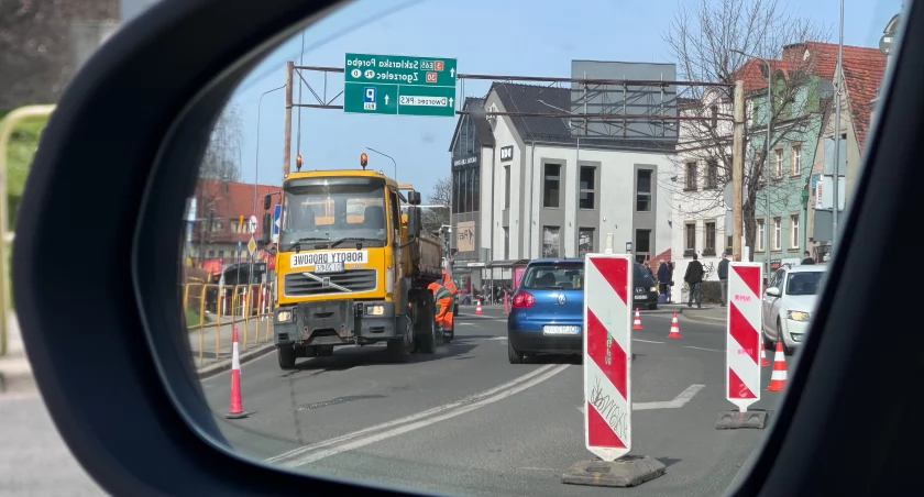 Jelenia Góra : Trwa łatanie dziur