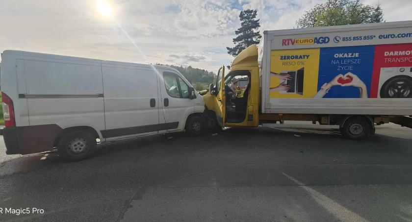 Groźne zderzenie na newralgicznym skrzyżowaniu w Jeżowie Sudeckim