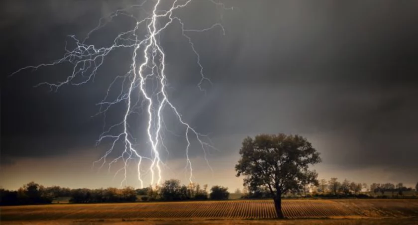 Nad Jelenią Górę i region nadciągają burze
