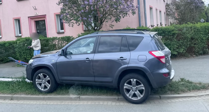 Toyotą w znak i latarnię