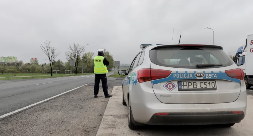 Jednej nocy wyeliminowali z ruchu drogowego 31 samochodów