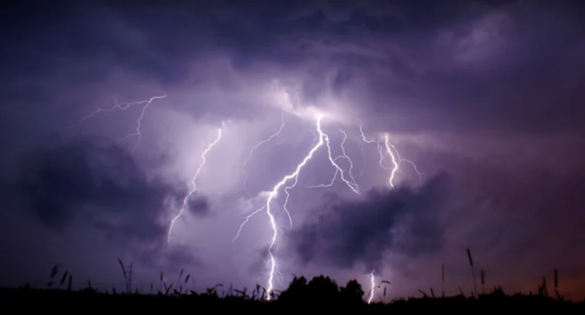 Meteorolodzy ostrzegają - dziś możliwe burze i silne opady deszczu!