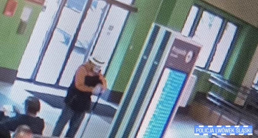 Poszukiwania 94-latka. Mężczyzna widziany był m.in. w Jeleniej Górze