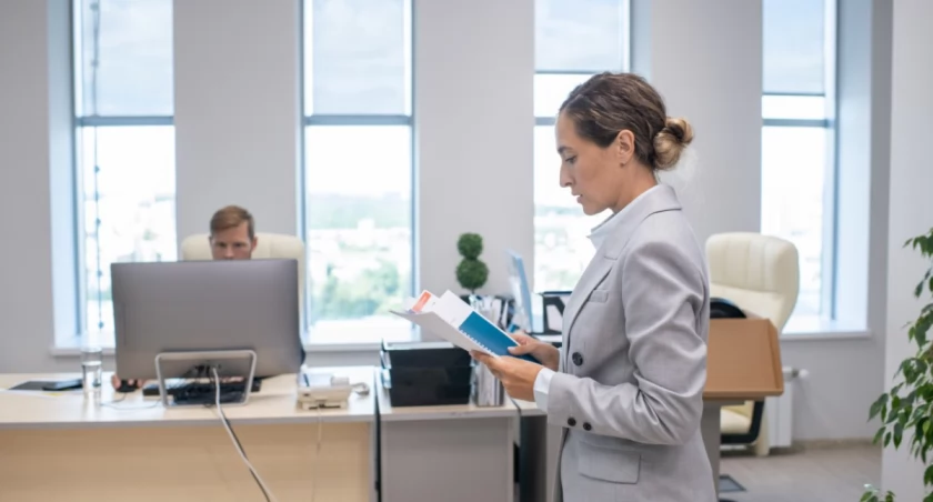 Kiedy lepiej zmienić pracę, a kiedy starać się o podwyżkę?
