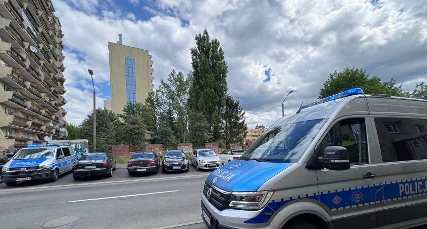 36-latek wyskoczył z balkonu na czwartym piętrze