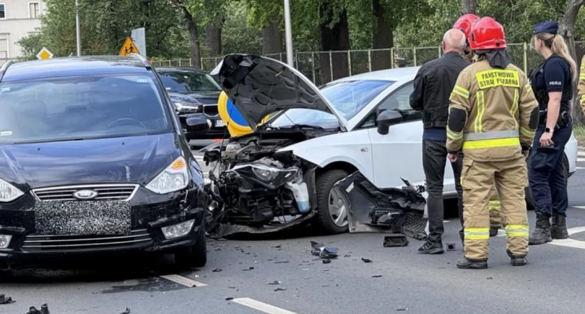 Zderzenie w centrum miasta. Utrudnienia w ruchu.