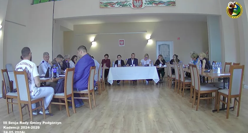 Sesja na raty. Rada Gminy w Podgórzynie miała problem z kworum. Radni zbierali się dwa dni.