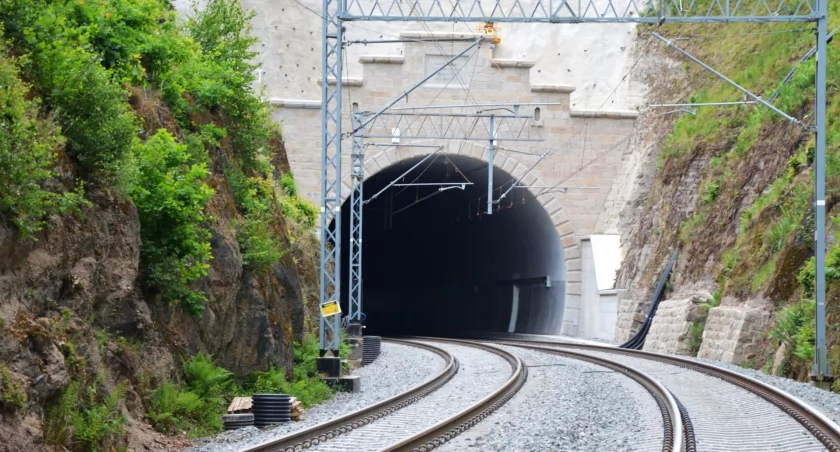 Szerszy tunel na trasie Wrocław - Jelenia Góra to korzyści dla podróżnych