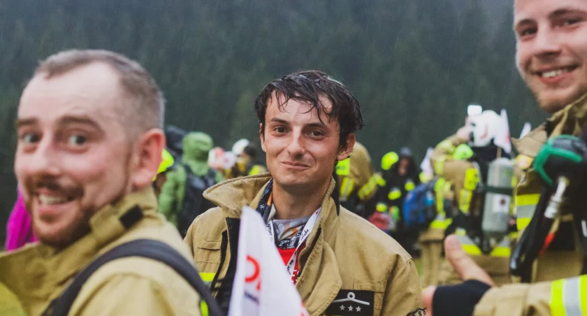 Strażacy wejdą na Śnieżkę w pełnym umundurowaniu