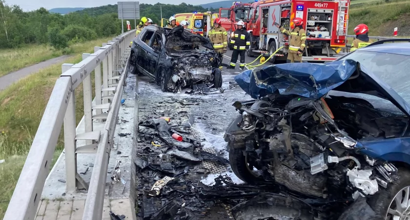 Poważny wypadek na obwodnicy Bolkowa. Na miejscu lądował śmigłowiec LPR