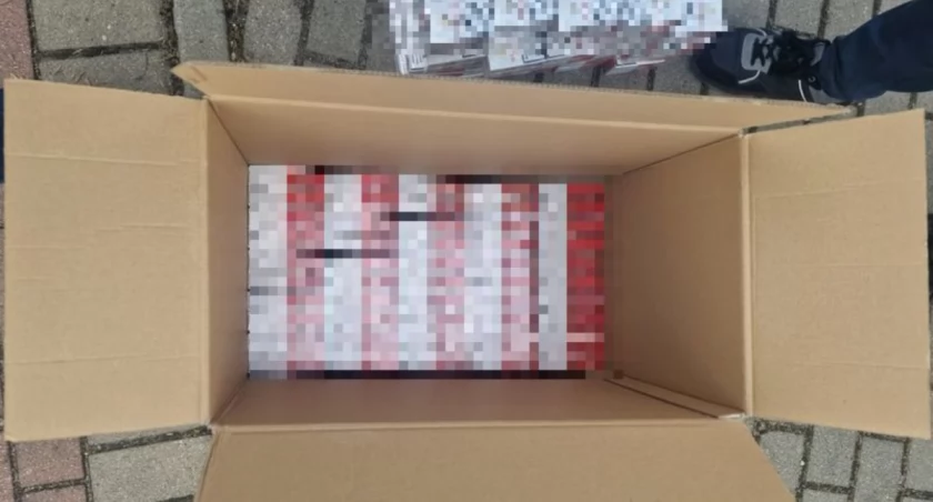 Przewoził 32 000 paczek papierosów bez znaków akcyzy