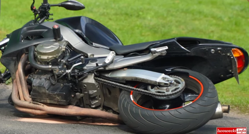 Wypadek na motocyklu. Poważnie ranny 19-latek