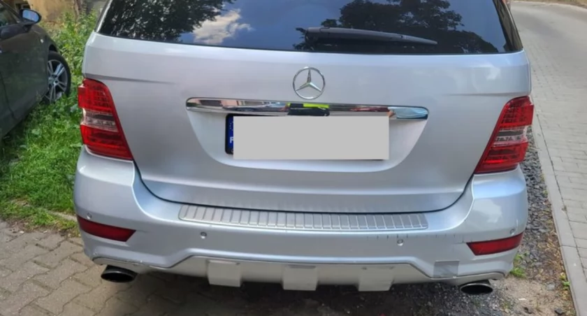 Mercedesem wjechał w Seata. Był pijany i nie miał uprawnień
