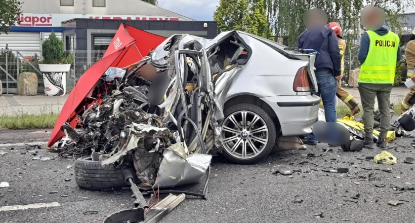Makabryczny wypadek na drodze krajowej. Nie żyją dwie osoby