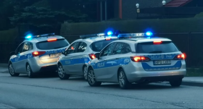 Nastolatek postrzelił policjanta i popełnił samobójstwo.