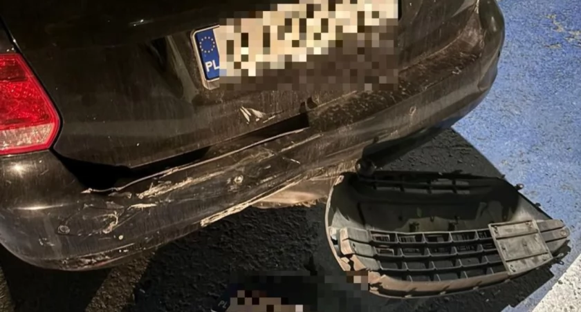 Kolizja na ulicy Bankowej. Nietrzeźwy 17-latek uciekł z miejsca zdarzenia