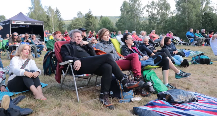 Dzieje się w Borowicach. Pierwszy dzień Gitarą i…