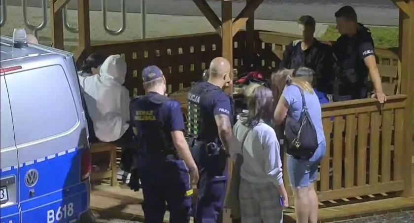 Strażnicy przerwali libację nieletnich jeleniogórzan