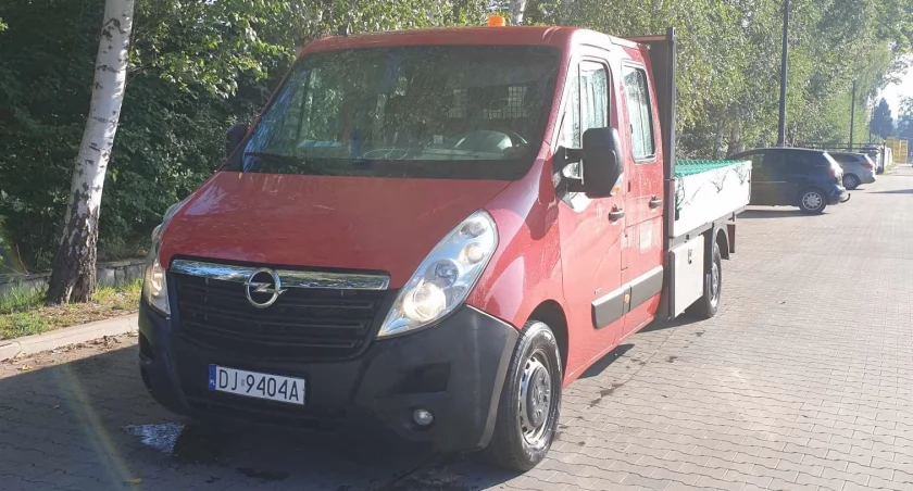 Podgórzyn : w nocy skradziono busa z narzędziami