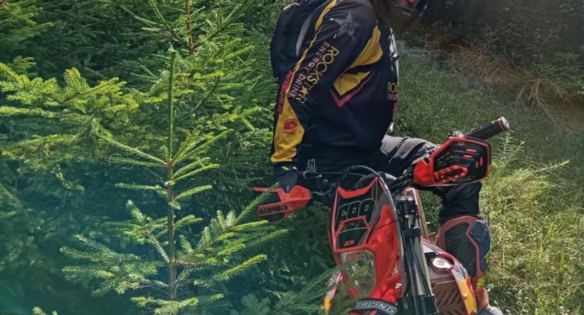 Złapali motocyklistów, którzy jeździli po lesie