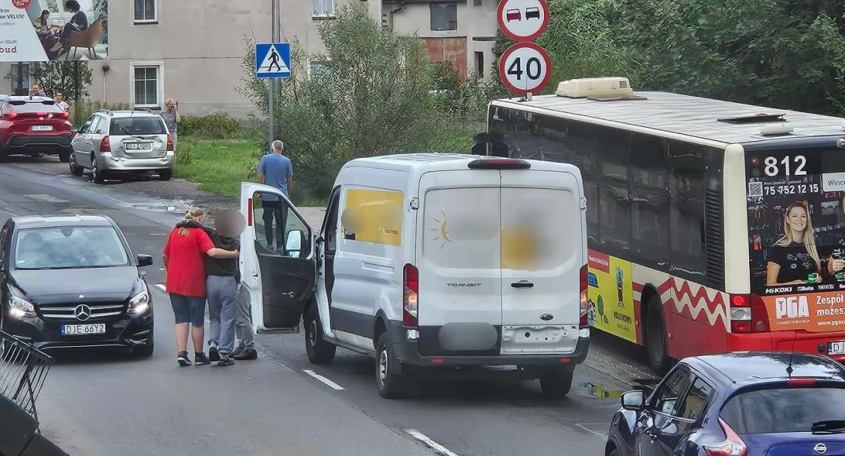 Groźne zderzenie na ulicy Cieplickiej