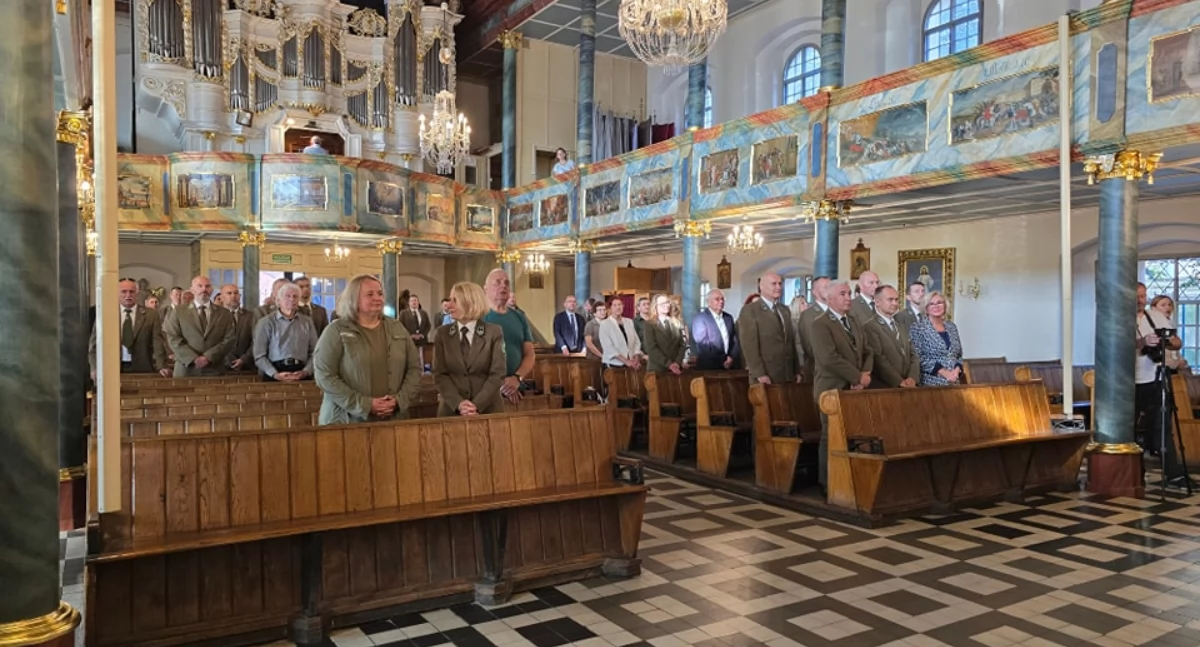 Poświęcenie sztandaru Karkonoskiego Parku Narodowego. Wylała się fala hejtu.