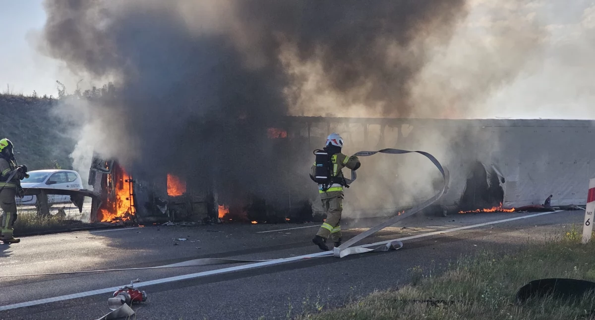Zamknięta autostrada A4. Płonie ciężarówka