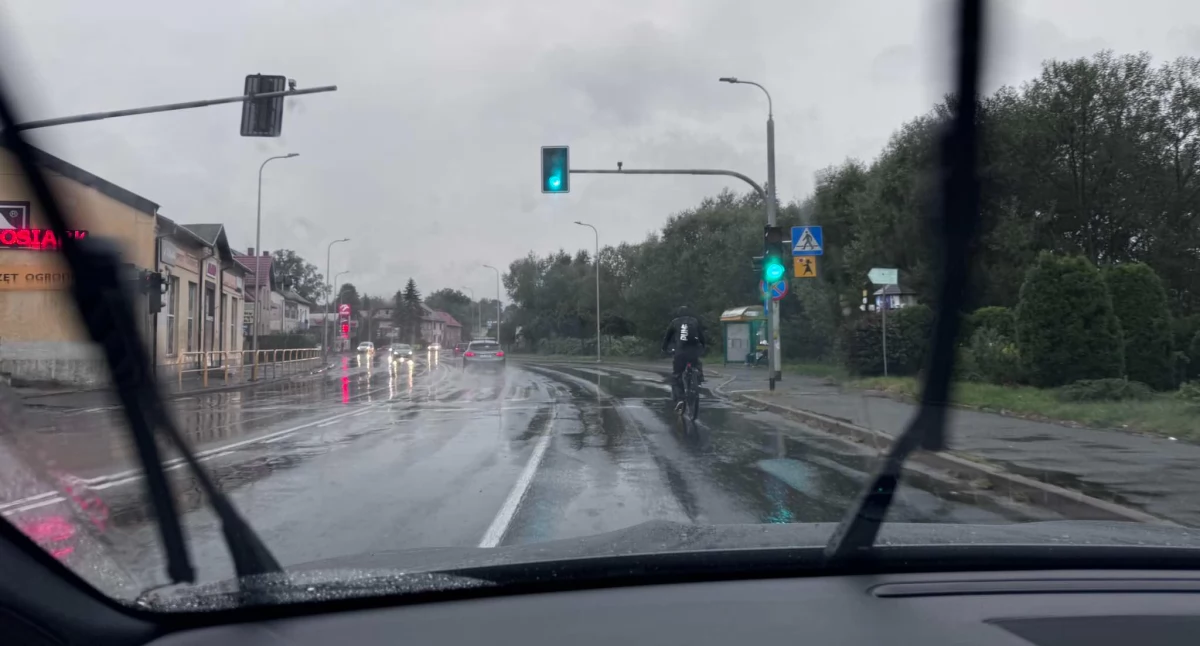 Rowerzysta bez oświetlenia to pierwszy składnik przepisu na tragedię