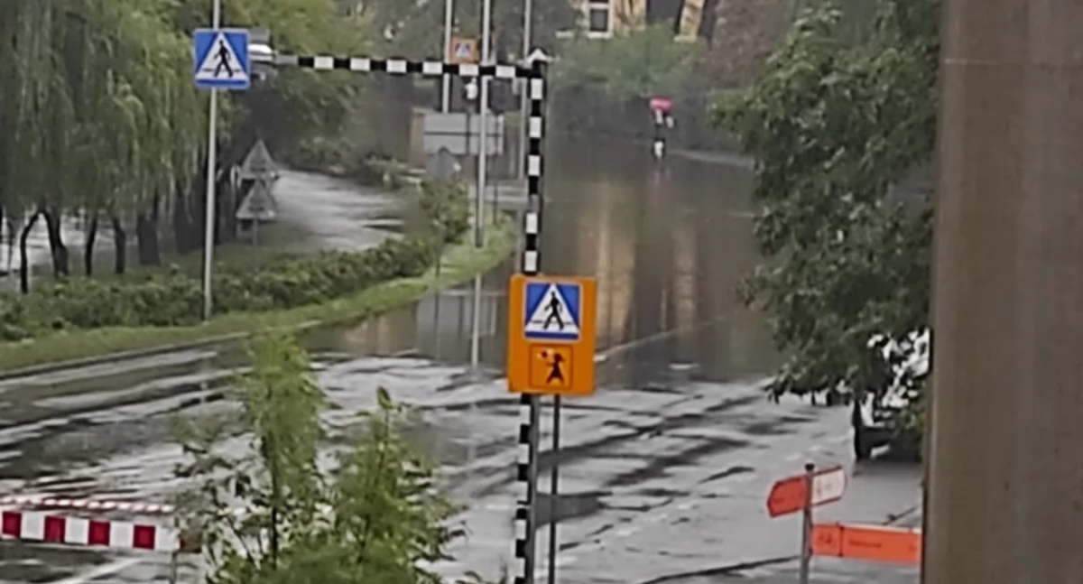 Ulica Wolności zamknięta. Miasto zostało sparaliżowane komunikacyjnie
