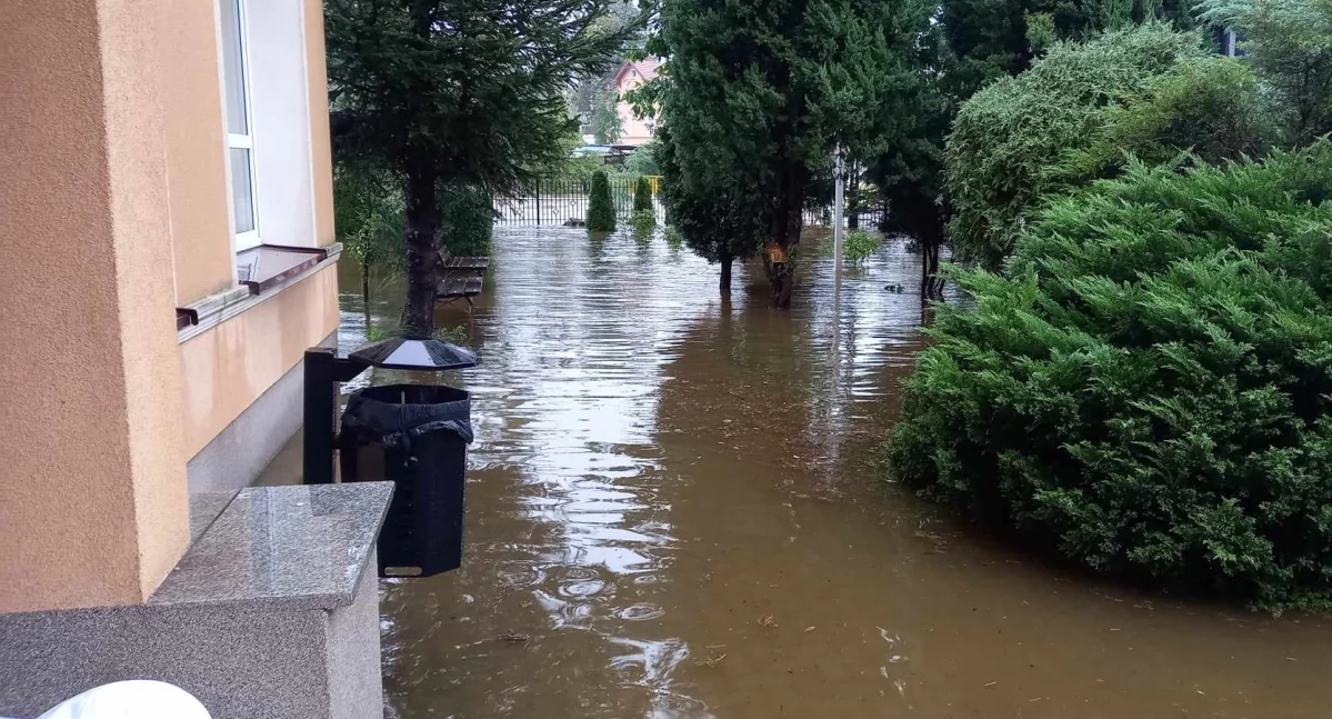 Społeczność Norwida cudem uratowała szkołę przed zalaniem