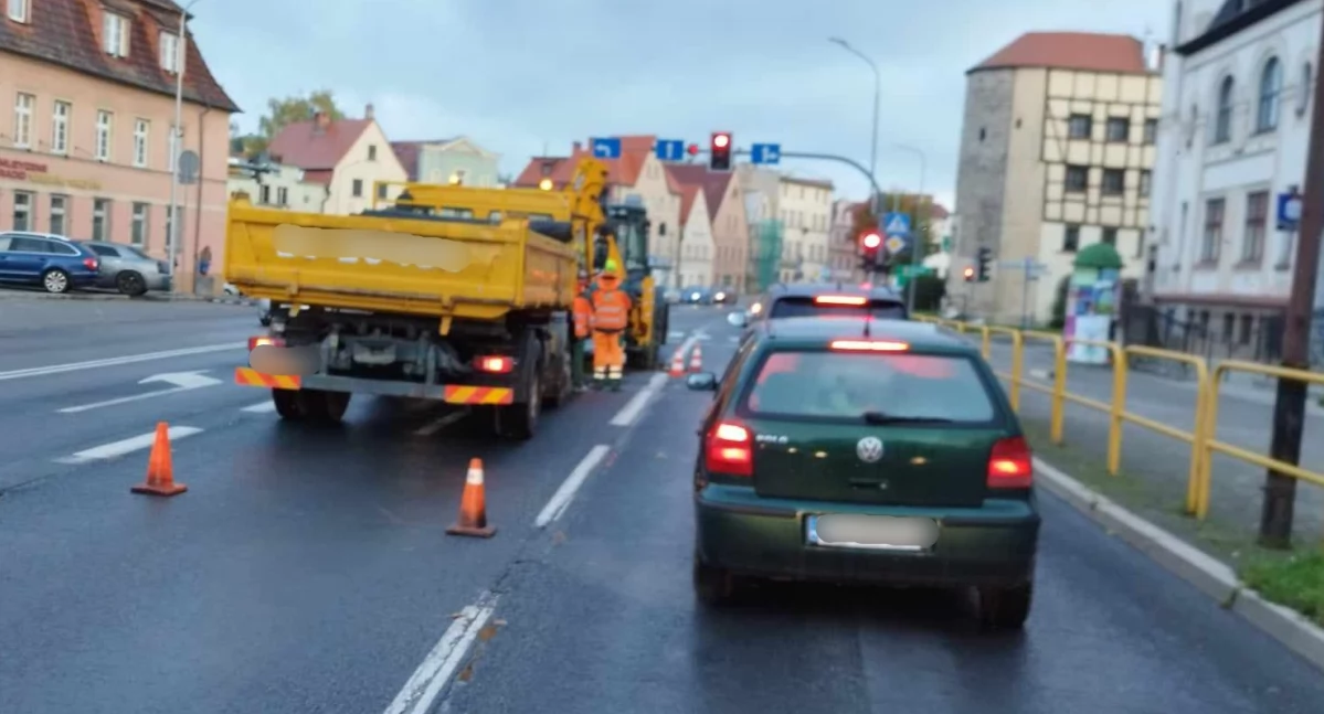 Trwa łatanie dziur na jeleniogórskich drogach