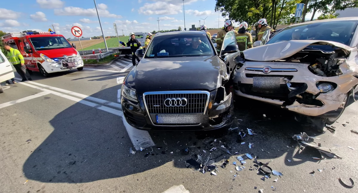 Wypadek na zjeździe z autostrady A4 w Kostomłotach. Kierowcy nie patrzą tu znaki.