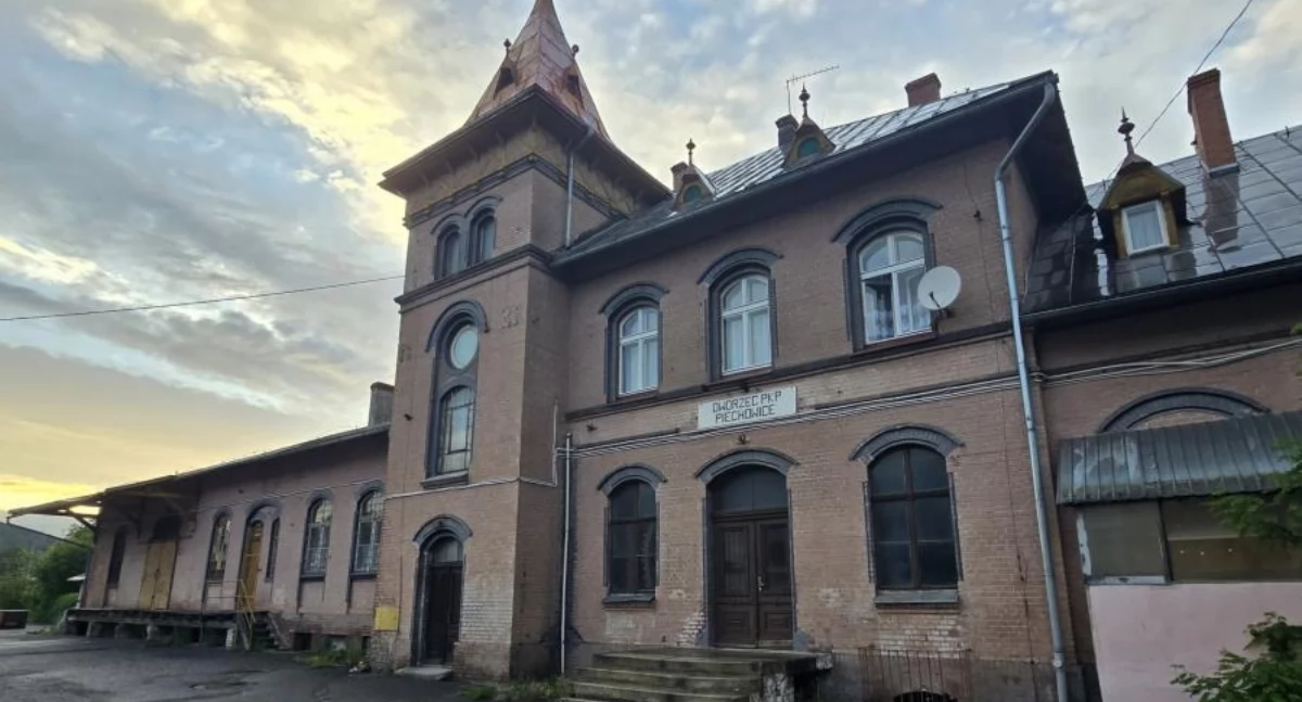 W Piechowicach rozpocznie się remont zabytkowego dworca