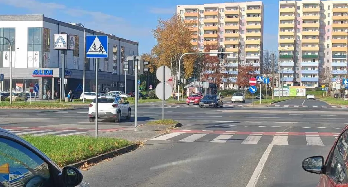 Zabobrze : Znów pod prąd na ruchliwej ulicy