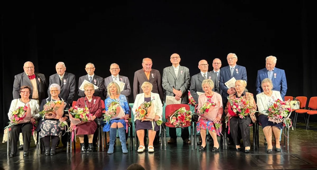 Seniorzy odebrali medale za długoletnie pożycie małżeńskie