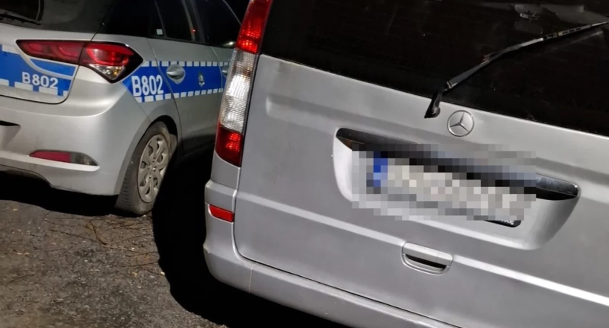 Mercedesem kierował mężczyzna pod wpływem narkotyków. Pasażer był poszukiwany