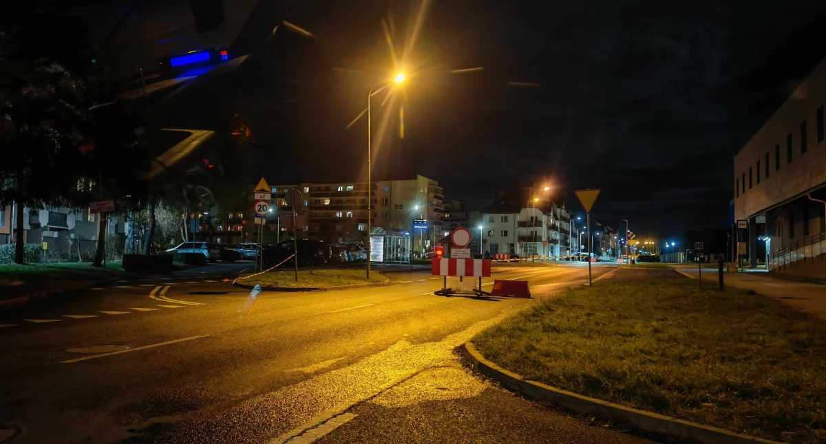 Budowa ronda na Zabobrzu. Kierowcy jeżdżą mimo zakazu