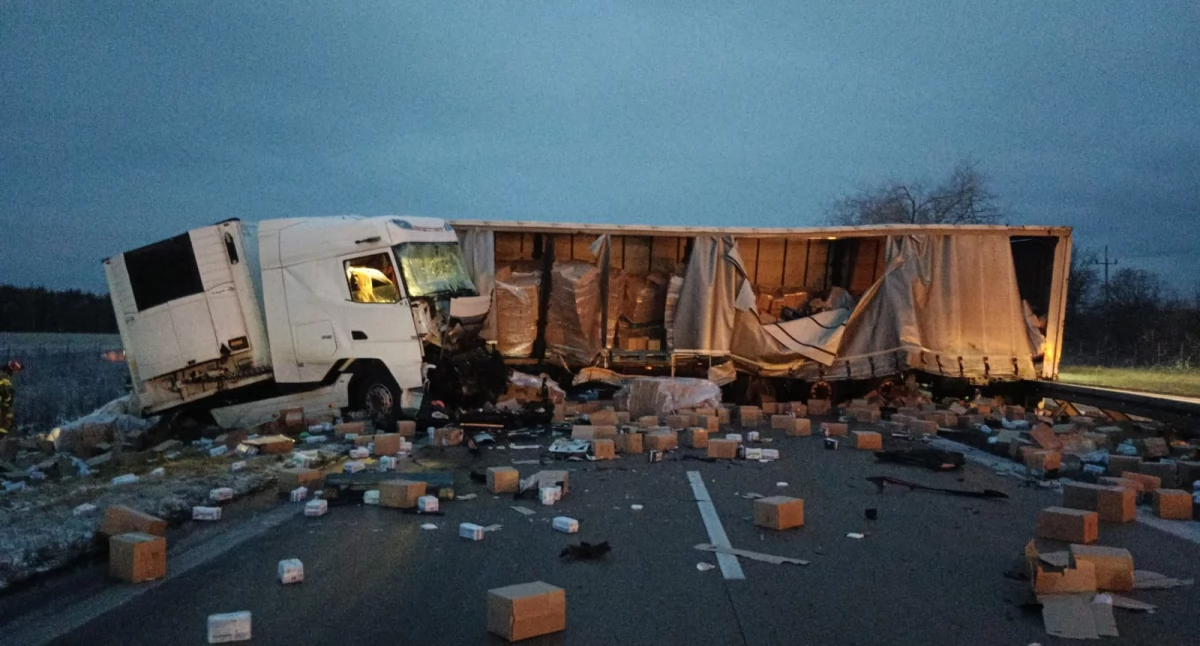 Karambol na autostradzie A4 w kierunku Wrocławia. Nie żyje jedna osoba