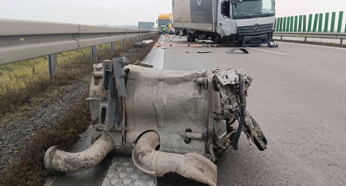 Zablokowana autostrada A4 po zderzeniu ciężarówek
