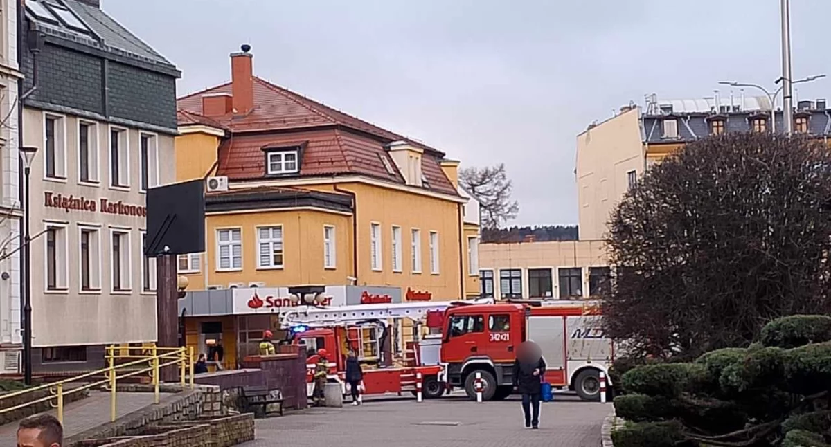Bomba w punkcie informacyjnym? Interwencja w centrum Jeleniej Góry